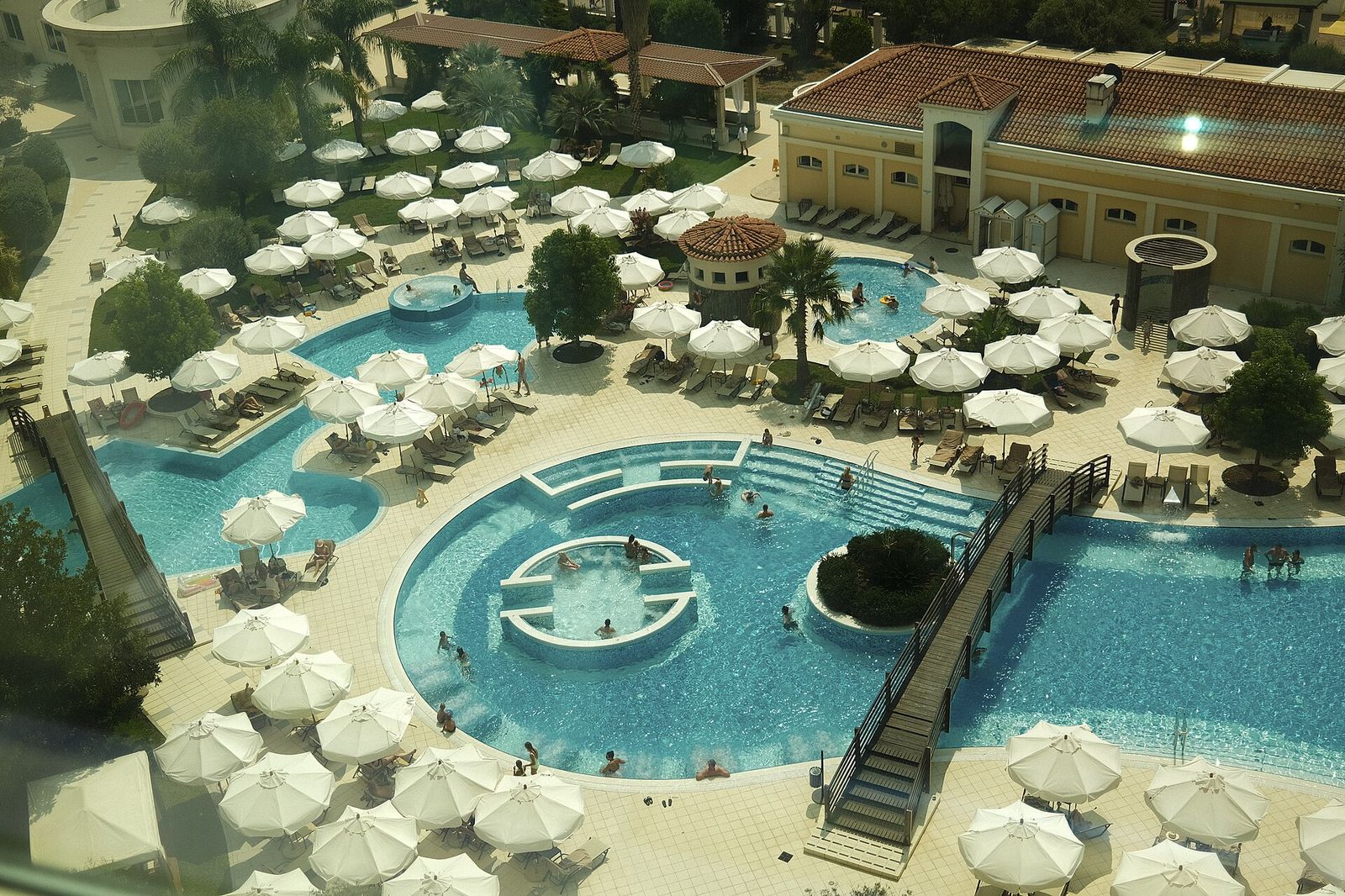 Private pools & tubs